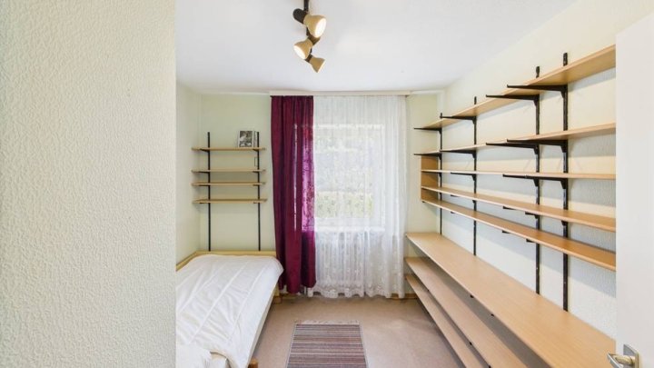 Charmanter Reihenbungalow in ruhiger Lage von Überherrn – 106 m² Wohnkomfort auf 623 m² Grundstück!