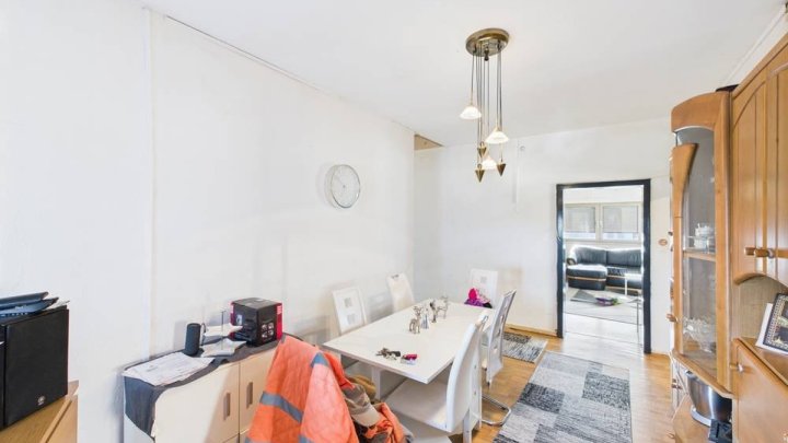 2-Familienhaus in Elversberg mit 250 m² Wohnfläche – ideal für Kapitalanleger oder Mehrgenerationen!