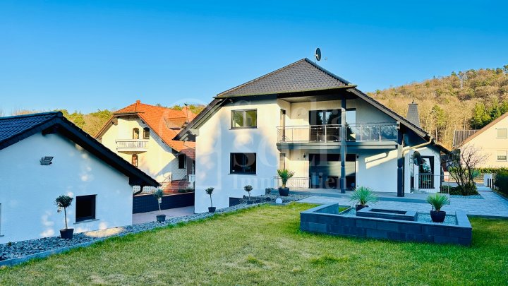 Sanierte Wohnung mit 4 Zimmer, Loggia und Garage in Kirkel-Neuhäusel - Provisionsfrei