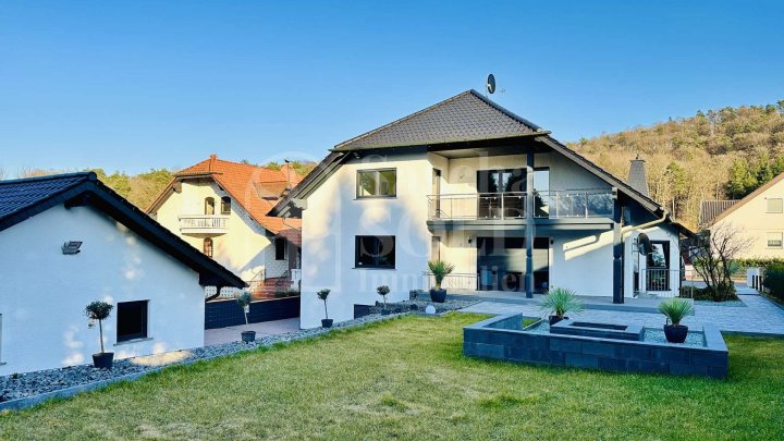Hochwertige Wohnung mit 4 Zimmer, Loggia, Stellplatz in Kirkel-Neuhäusel