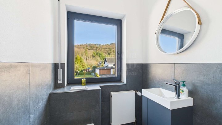 Sanierte Wohnung mit 4 Zimmer, Loggia und Garage in Kirkel-Neuhäusel - Provisionsfrei