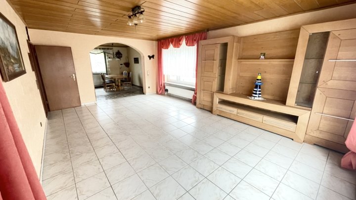 Freistehendes EFH mit Garage und großem Garten in ruhiger Lage