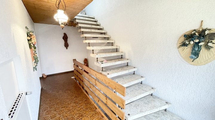 Freistehendes EFH mit Garage und großem Garten in ruhiger Lage
