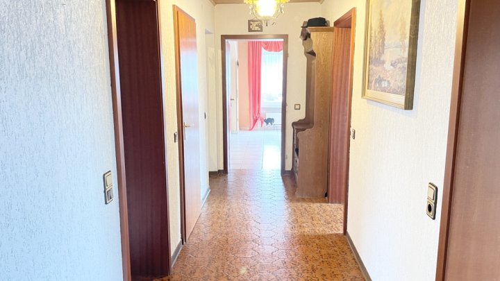 Freistehendes EFH mit Garage und großem Garten in ruhiger Lage