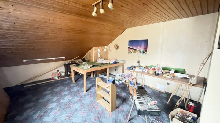 Freistehendes EFH mit Garage und großem Garten in ruhiger Lage