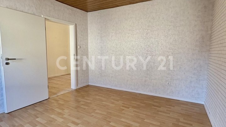 Geräumiges 1-2 Familienhaus in zentraler Lage - viel Platz für Ihre Ideen!