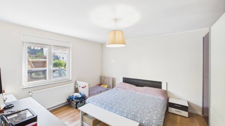 Bezugsfertiges Zweifamilienhaus mit Einliegerwohnung in Püttlingen zu verkaufen.