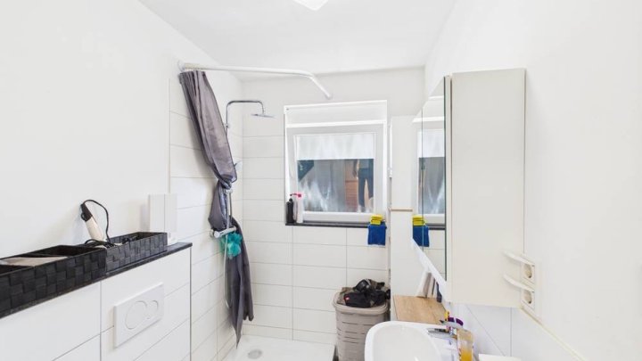 Bezugsfertiges Zweifamilienhaus mit Einliegerwohnung in Püttlingen zu verkaufen.