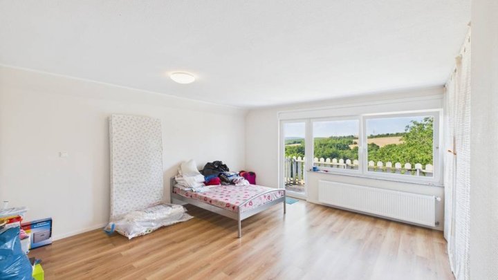 Bezugsfertiges Zweifamilienhaus mit Einliegerwohnung in Püttlingen zu verkaufen.