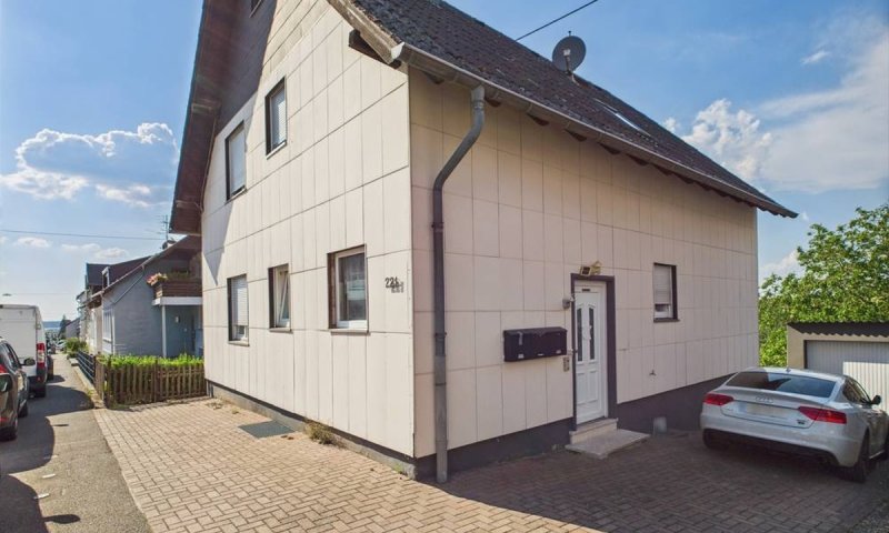 Bezugsfertiges Zweifamilienhaus mit Einliegerwohnung in Püttlingen zu verkaufen.