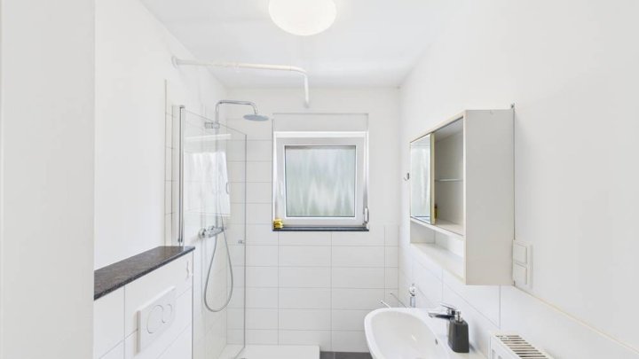 Bezugsfertiges Zweifamilienhaus mit Einliegerwohnung in Püttlingen zu verkaufen.