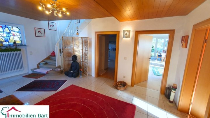 GROSSES WOHNHAUS MIT 2 BAUGRUNDSTÜCKEN IN WEISKIRCHEN!