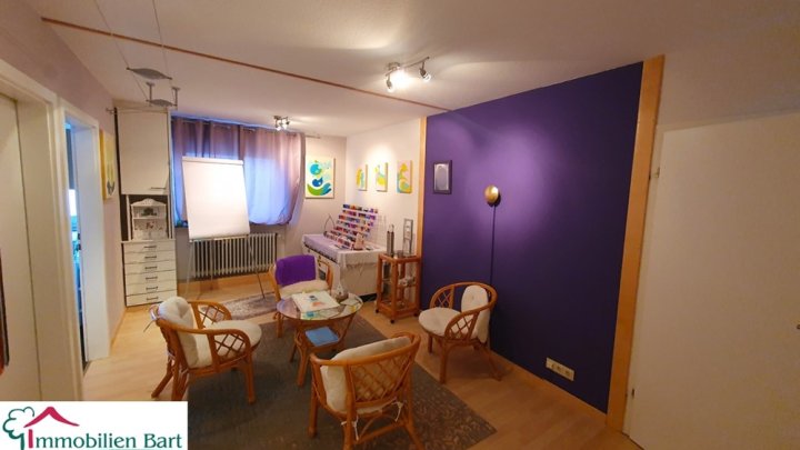 GROSSES WOHNHAUS MIT 2 BAUGRUNDSTÜCKEN IN WEISKIRCHEN!