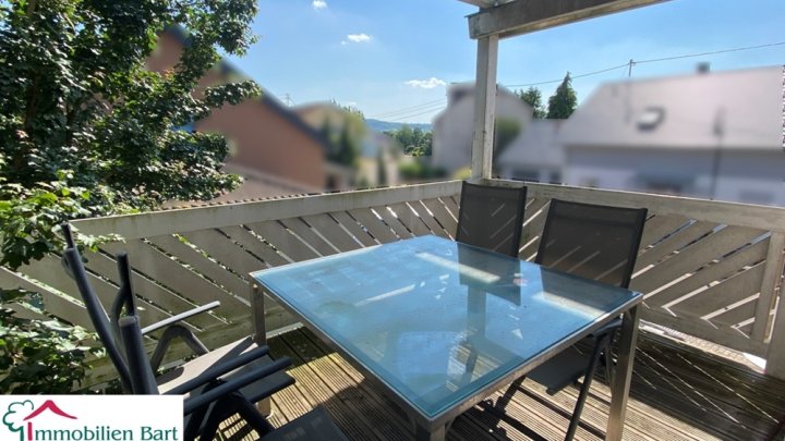 KOMFORTABLE 3 ZKB WOHNUNG, BALKON UND STELLPLATZ IN TOP LAGE