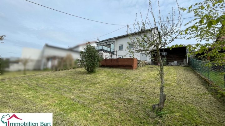 RENOVIERTE 120 M² WOHNUNG MIT TOLLER FERNSICHT AUF LUXEMBURG