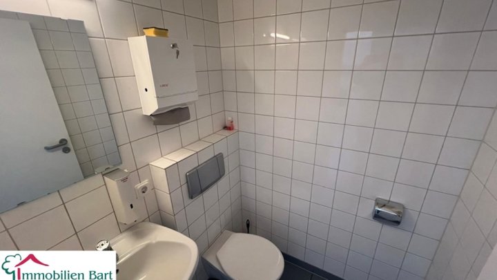 MODERNES BÜROGEBÄUDE ZUR MIETE IN WADERN