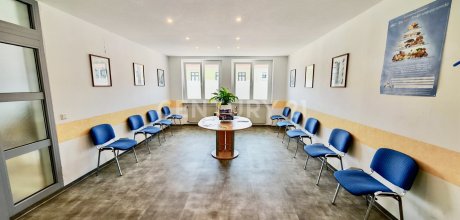 grosses Wartezimmer