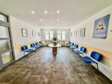 grosses Wartezimmer