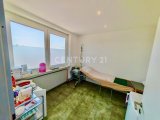 2. lichtdurchflutetes Behandlungszimmer