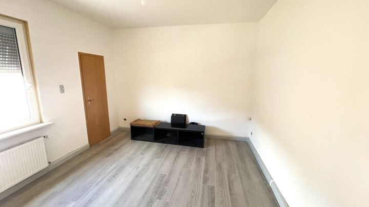 Zwei Einfamilienhäuser zum Preis von einem in Waldrandnähe