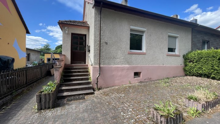 Zwei Einfamilienhäuser zum Preis von einem in Waldrandnähe