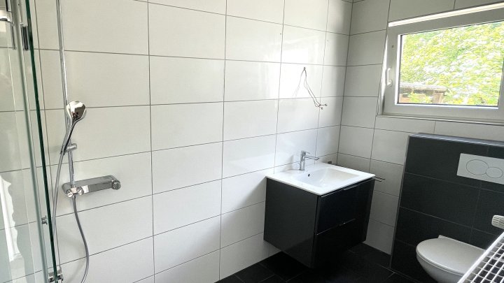 Zwei Einfamilienhäuser zum Preis von einem in Waldrandnähe
