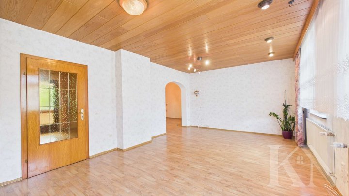 Geräumige Doppelhaushälfte in Köllerbach