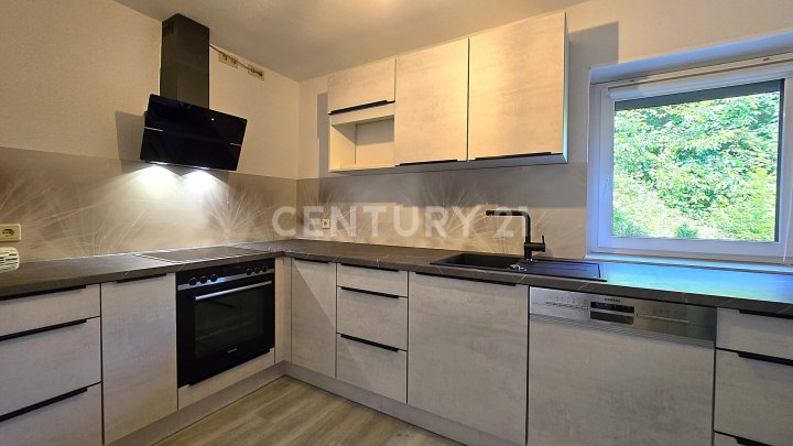 Neuwertige große ETW mit Balkon und Garten zum Sofortbezug in Top Lage, Sackgasse in Zweibrücken