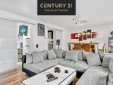 tolles Wohnzimmer in der oberen Wohnung