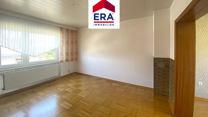 EIN,- BIS ZWEIFAMILIENHAUS, MEHRGENERATIONENHAUS, RUHIGE NEBENSTRASSE, IN RIEGELSBERG