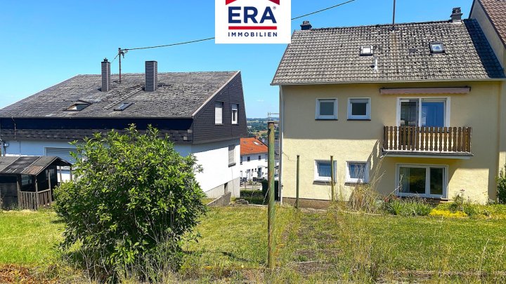 EIN,- BIS ZWEIFAMILIENHAUS, MEHRGENERATIONENHAUS, RUHIGE NEBENSTRASSE, IN RIEGELSBERG