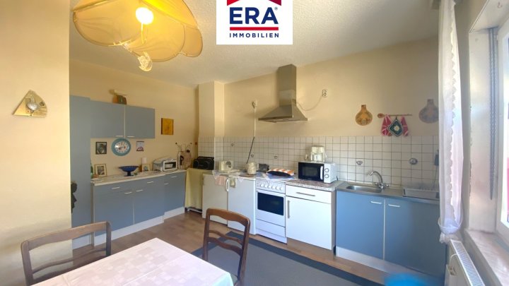 EIN,- BIS ZWEIFAMILIENHAUS, MEHRGENERATIONENHAUS, RUHIGE NEBENSTRASSE, IN RIEGELSBERG