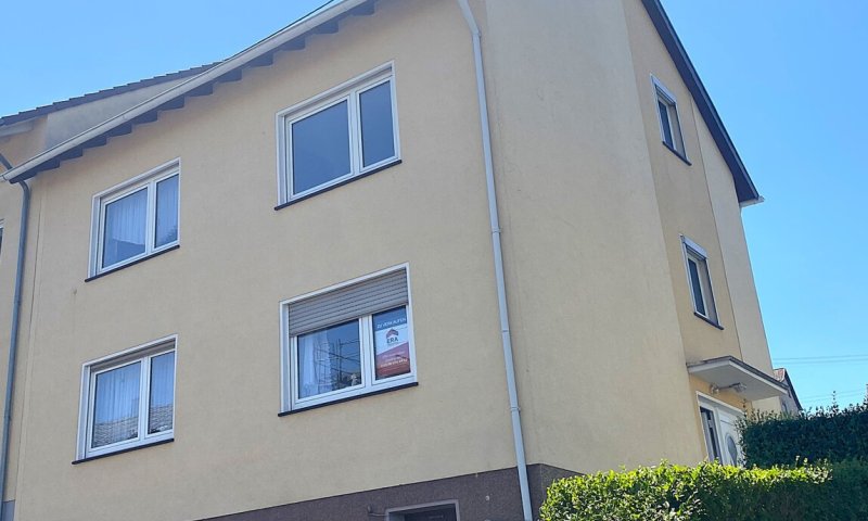 EIN,- BIS ZWEIFAMILIENHAUS, MEHRGENERATIONENHAUS, RUHIGE NEBENSTRASSE, IN RIEGELSBERG