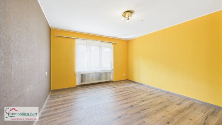 RUHE UND RAUM IN METTLACH - BARRIEREFREIER BUNGALOW MIT SOLARANLAGE IN TOLLER LAGE
