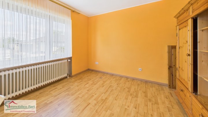 RUHE UND RAUM IN METTLACH - BARRIEREFREIER BUNGALOW MIT SOLARANLAGE IN TOLLER LAGE