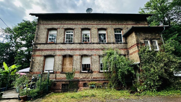 Stilvolle 4ZKB Wohnung in ehemaliger Bergwerksvilla - Ruhige Waldrandlage trifft auf Altbaucharme
