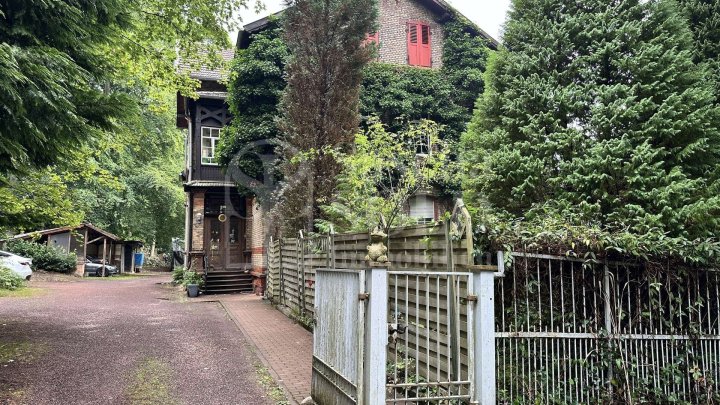 Stilvolle 4ZKB Wohnung in ehemaliger Bergwerksvilla - Ruhige Waldrandlage trifft auf Altbaucharme