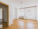 Schlafzimmer mit sep. Ankleide EG