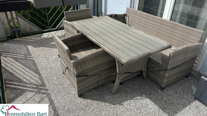 ORSCHOLZ: 200 M² WOHNHAUS / RUHIGE UND SONNIGE LAGE / GRENZNAH