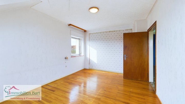 ZENTRAL UND RUHIG: 164 M² WOHNHAUS MIT POTENZIAL!