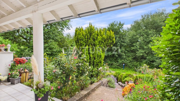 Stilvolle Villa mit Galerie in Schiffweiler – Wohnen auf höchstem Niveau