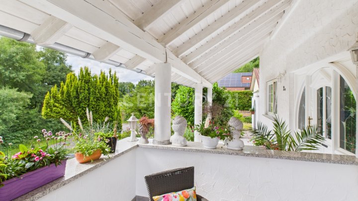 Stilvolle Villa mit Galerie in Schiffweiler – Wohnen auf höchstem Niveau