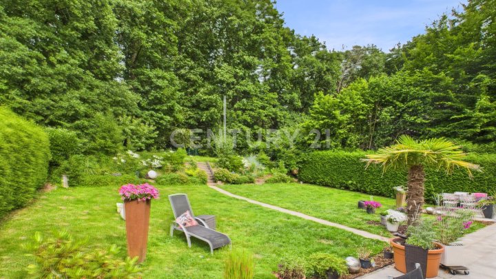 Stilvolle Villa mit Galerie in Schiffweiler – Wohnen auf höchstem Niveau