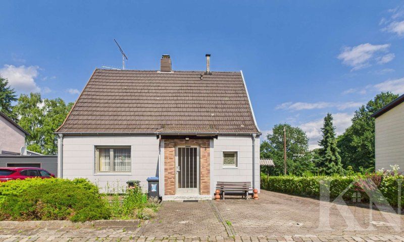 Großzügiges Einfamilienhaus mit Gartenidylle und Raum für individuelle Gestaltung