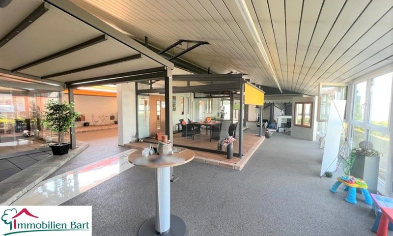 GEWERBE: 375 M² HALLE + BÜRO AUF 30 AR