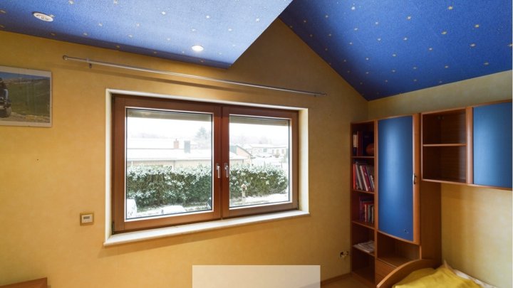 Freistehendes Einfamilienhaus aus dem Jahr 1993 mit kleinem Grundstück