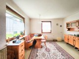 EG großzügiges Esszimmer mit zwei Fenstern