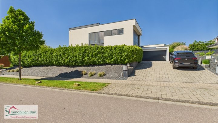 LUXURIÖSES ARCHITEKTENHAUS, MODERNES WOHNEN AUF MONT IN WINCHERINGEN