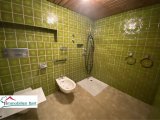 Schwimmbereich: Dusche + Sanitär
