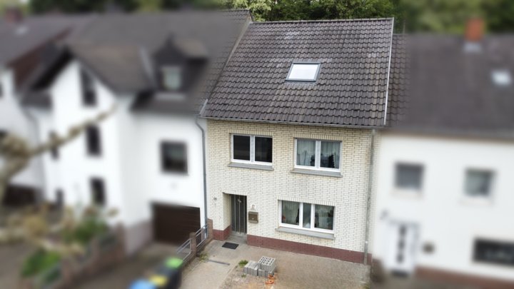 Familienfreundliches Zuhause mit Garten und Stellplatz